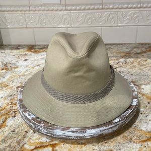ACE HY hat size medium